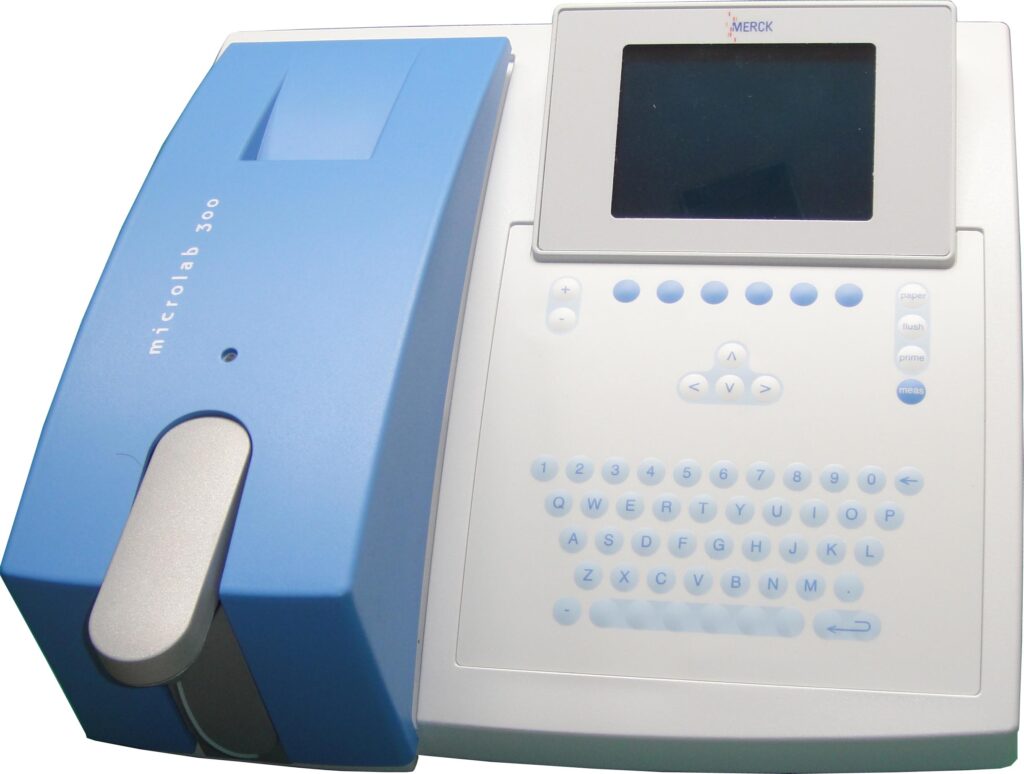 Equipamentos para bioximia - BIOCHEMISTRY OR CLINICAL ANALYZER